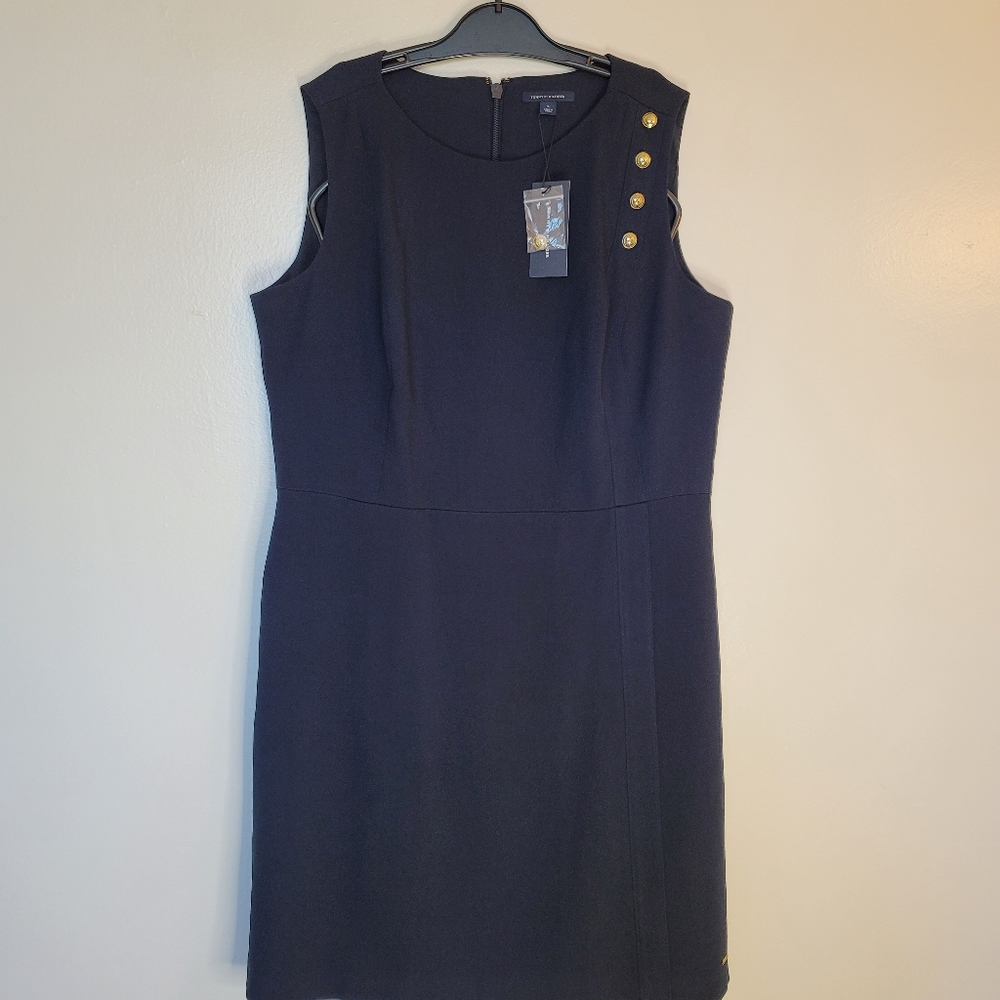 Tommy Hilfiger Sleeveless Dress with Button design